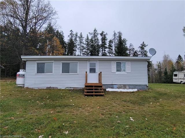 1232 Twin Lakes Road A, House detached with 2 bedrooms, 1 bathrooms and 6 parking in Hudson ON | Image 2