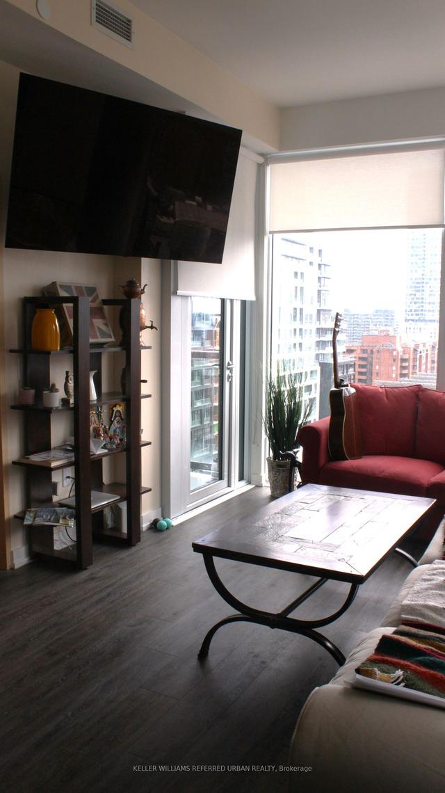 1018 - 158 Front St E, Condo with 2 bedrooms, 1 bathrooms and 1 parking in Toronto ON | Image 25