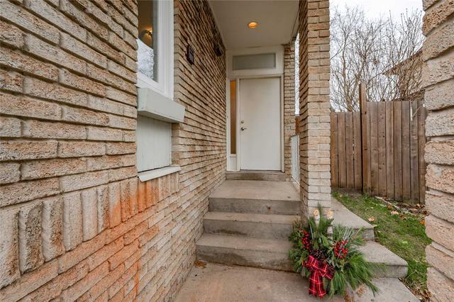 2896 Arvida Circ, House semidetached with 3 bedrooms, 2 bathrooms and 4 parking in Mississauga ON | Image 32