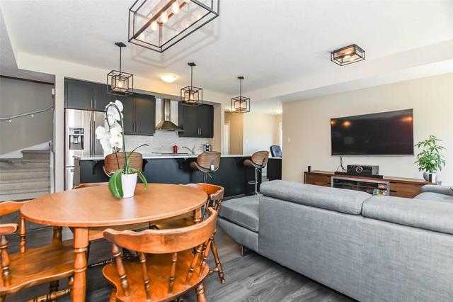 39 Kay Cres, Townhouse with 2 bedrooms, 3 bathrooms and 2 parking in Guelph ON | Image 18