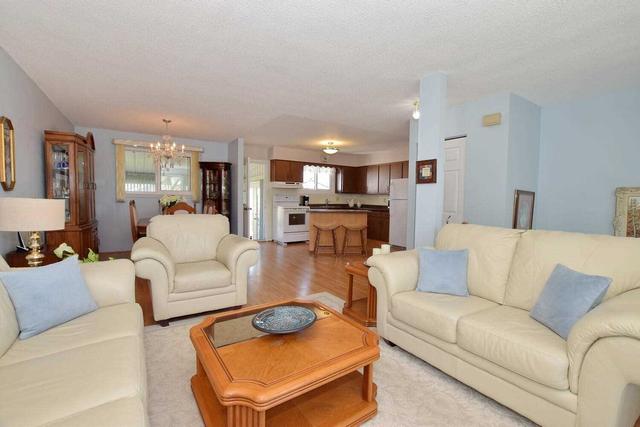 4 Lakeview Dr, House detached with 2 bedrooms, 2 bathrooms and 4 parking in Scugog ON | Image 7