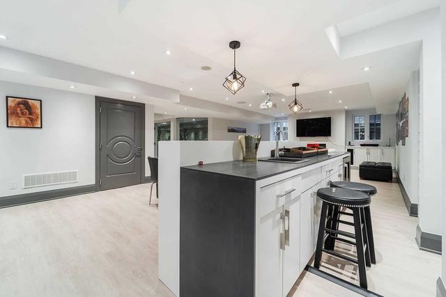285 Savoy Cres, House detached with 4 bedrooms, 5 bathrooms and 6 parking in Oakville ON | Image 18