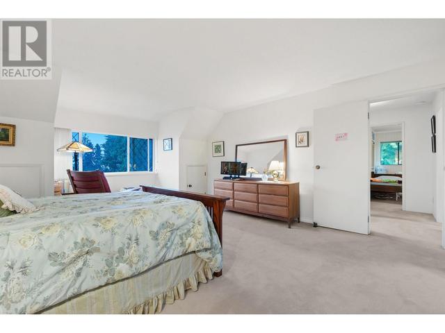 1585 Nelson Avenue, House detached with 4 bedrooms, 4 bathrooms and 5 parking in West Vancouver BC | Image 14