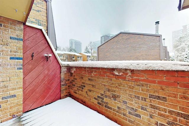 27 Poets Walkway, Townhouse with 3 bedrooms, 2 bathrooms and 1 parking in Toronto ON | Image 10