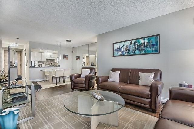 537 - 22 Southport St, Condo with 2 bedrooms, 2 bathrooms and 1 parking in Toronto ON | Image 11
