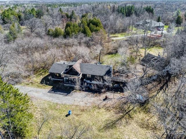 6 Constance Lake Road, House detached with 3 bedrooms, 2 bathrooms and 10 parking in Ottawa ON | Image 3