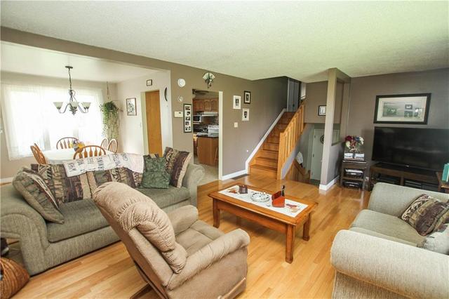 804 Laflin Street, House detached with 4 bedrooms, 2 bathrooms and 4 parking in Cornwall ON | Image 5