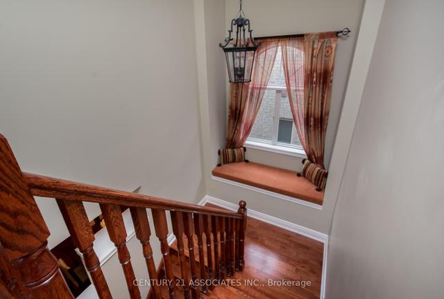 3360 Hayhurst Cres, House detached with 3 bedrooms, 4 bathrooms and 2 parking in Oakville ON | Image 13