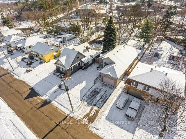 35 Adelaide St, House detached with 3 bedrooms, 3 bathrooms and 6 parking in Barrie ON | Image 31