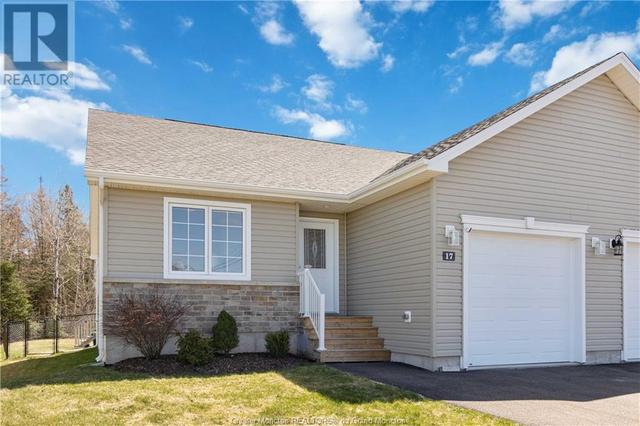 17 Golden St, House semidetached with 3 bedrooms, 2 bathrooms and null parking in Moncton NB | Image 2