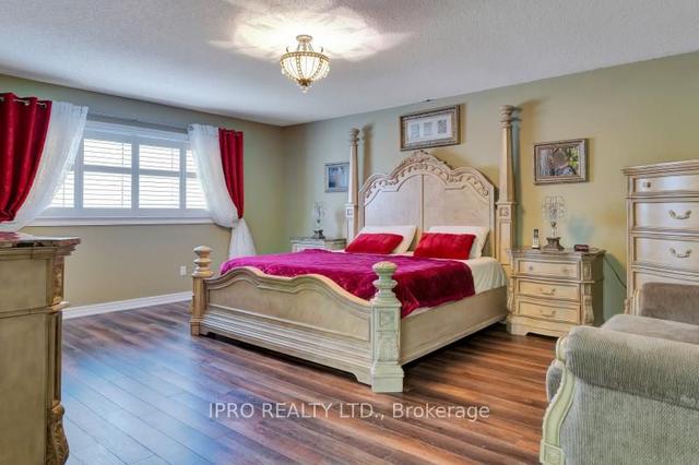 27 Hellyer Ave, House detached with 4 bedrooms, 5 bathrooms and 8 parking in Brampton ON | Image 10