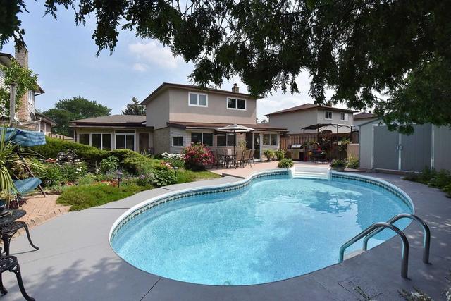 925 Forestwood Dr, House detached with 4 bedrooms, 3 bathrooms and 4 parking in Mississauga ON | Image 23