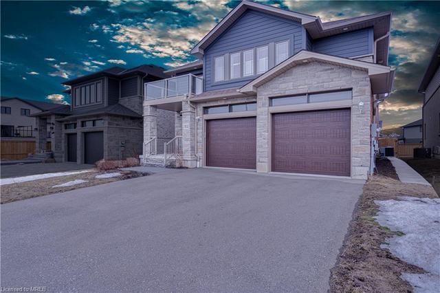 312 Carriage Way N, House detached with 9 bedrooms, 5 bathrooms and 4 parking in Waterloo ON | Image 2