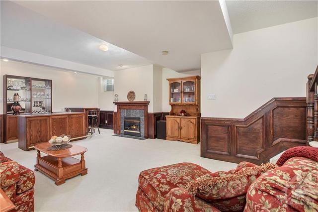4472 Bittersweet Place, Home with 3 bedrooms, 3 bathrooms and 5 parking in Ottawa ON | Image 20