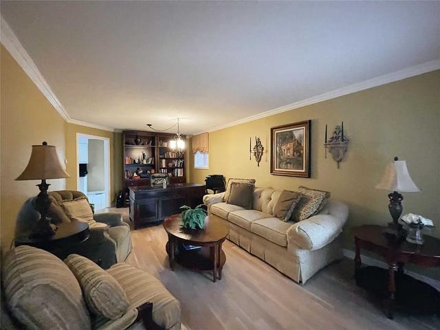 979 Applecroft Circ, House detached with 4 bedrooms, 4 bathrooms and 5 parking in Mississauga ON | Image 10