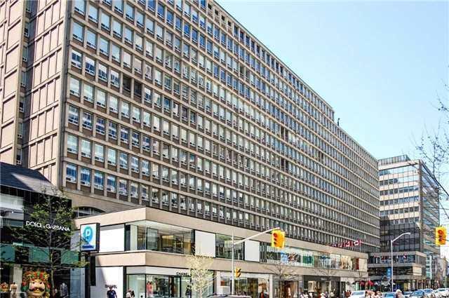 1003 - 131 Bloor St W, Condo with 2 bedrooms, 1 bathrooms and 1 parking in Toronto ON | Image 2