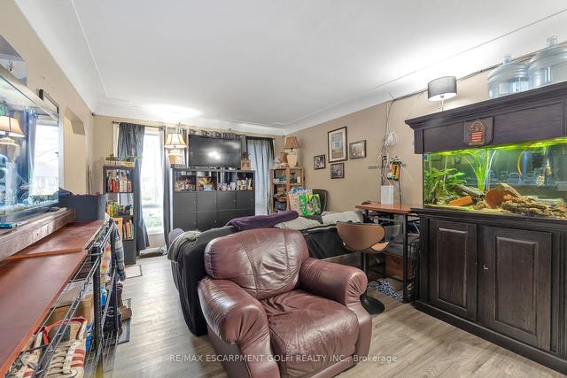 29 Clarendon Ave, House detached with 3 bedrooms, 2 bathrooms and 4 parking in Hamilton ON | Image 17