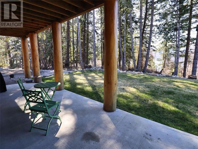 2589 Airstrip Road, House detached with 3 bedrooms, 3 bathrooms and 2 parking in Columbia Shuswap F BC | Image 47