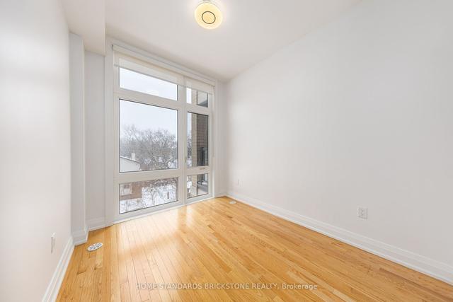 10 - 11 Eldora Ave, Townhouse with 2 bedrooms, 2 bathrooms and 1 parking in Toronto ON | Image 13