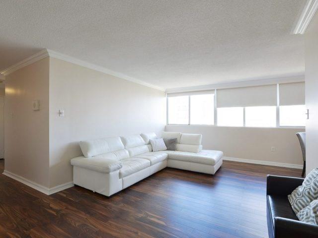 1910 - 3590 Kaneff Cres, Condo with 2 bedrooms, 2 bathrooms and 2 parking in Mississauga ON | Image 4