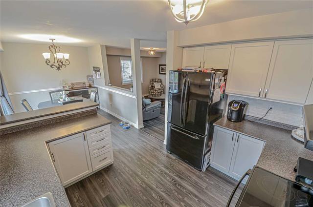 57 Truax St, House detached with 3 bedrooms, 3 bathrooms and 2 parking in Kawartha Lakes ON | Image 5