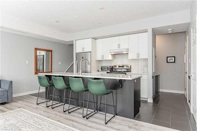 36 - 39 Kay Cres, Townhouse with 2 bedrooms, 2 bathrooms and 2 parking in Guelph ON | Image 2