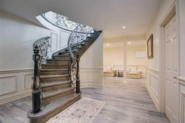 12 Woodland Acres Cres, House detached with 5 bedrooms, 7 bathrooms and 19 parking in Vaughan ON | Image 19