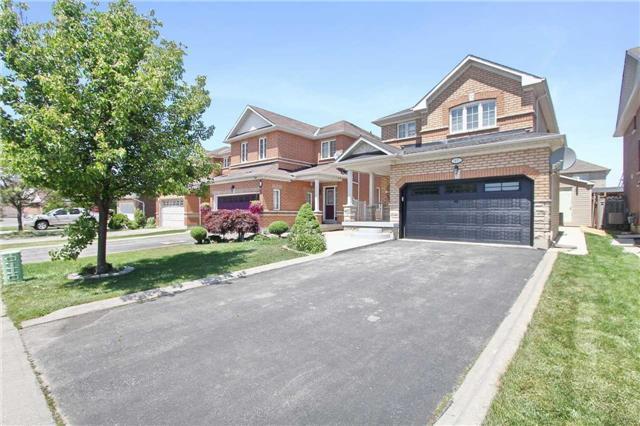 47 Orchid Dr, House detached with 3 bedrooms, 4 bathrooms and 4 parking in Brampton ON | Image 2