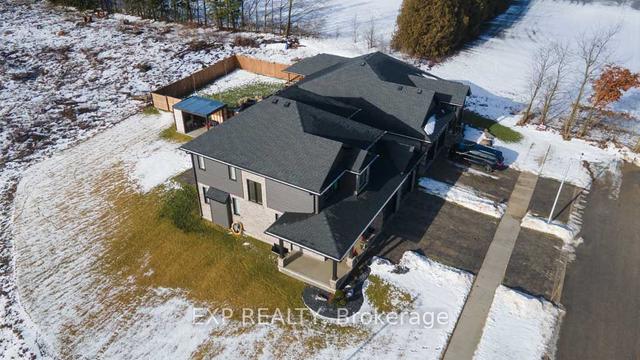 51 Elliott St, House detached with 4 bedrooms, 3 bathrooms and 4 parking in Strathroy Caradoc ON | Image 4
