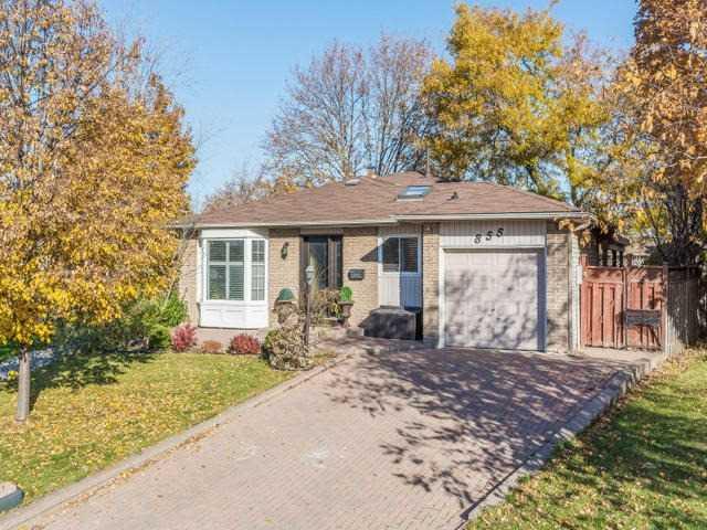 855 Edison Crt, House detached with 3 bedrooms, 2 bathrooms and 3 parking in Milton ON | Image 1