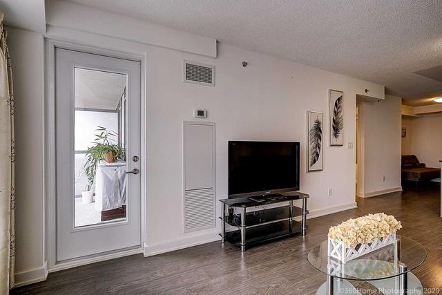 1015 - 185 Bonis Ave, Condo with 1 bedrooms, 1 bathrooms and 1 parking in Toronto ON | Image 3
