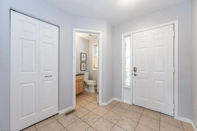 71 Waxwing Cres, House detached with 3 bedrooms, 3 bathrooms and 3 parking in Guelph ON | Image 20