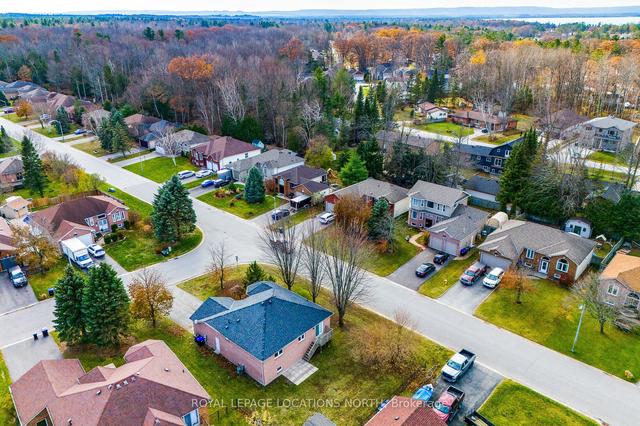 1 Acorn Cres, House detached with 2 bedrooms, 3 bathrooms and 6 parking in Wasaga Beach ON | Image 17