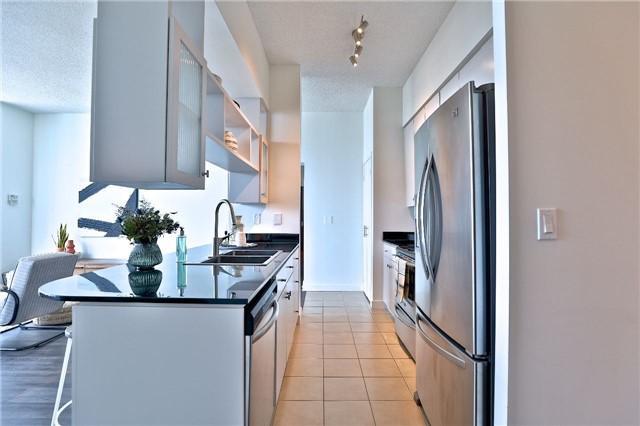 Sph05 - 397 Front St W, Condo with 2 bedrooms, 2 bathrooms and 1 parking in Toronto ON | Image 4
