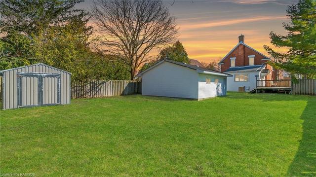 600 8th Avenue, House detached with 3 bedrooms, 2 bathrooms and 7 parking in Hanover ON | Image 12
