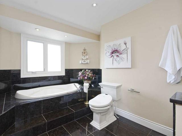 20 Canterbury Crt, House detached with 4 bedrooms, 4 bathrooms and 6 parking in Richmond Hill ON | Image 20