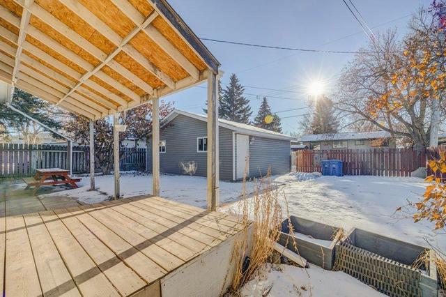3421 19 Avenue Se, House detached with 5 bedrooms, 2 bathrooms and 2 parking in Calgary AB | Image 35