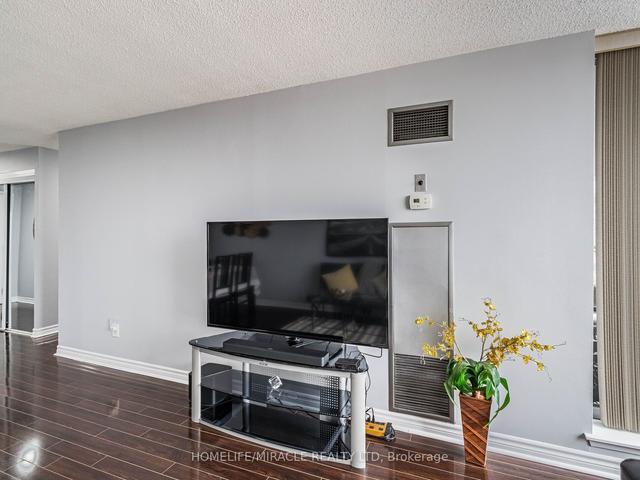 1206 - 410 Mclevin Ave, Condo with 2 bedrooms, 2 bathrooms and 1 parking in Toronto ON | Image 14