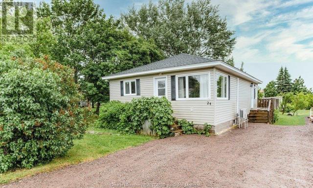 24 Jarvis, House detached with 3 bedrooms, 1 bathrooms and null parking in Shediac P NB | Image 1