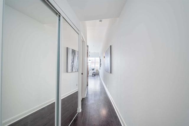 1002 - 700 King St W, Condo with 2 bedrooms, 2 bathrooms and 1 parking in Toronto ON | Image 13