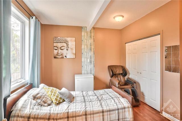 31 Hilliard Avenue, House detached with 3 bedrooms, 2 bathrooms and 3 parking in Ottawa ON | Image 13