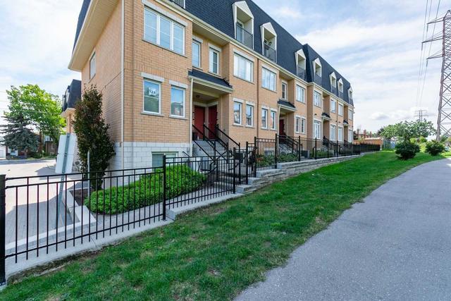 130 - 390 Hopewell Ave, Townhouse with 1 bedrooms, 2 bathrooms and 1 parking in Toronto ON | Image 27