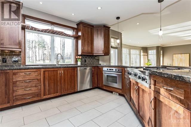 32 Marchvale Drive, House detached with 5 bedrooms, 5 bathrooms and 10 parking in Ottawa ON | Image 11