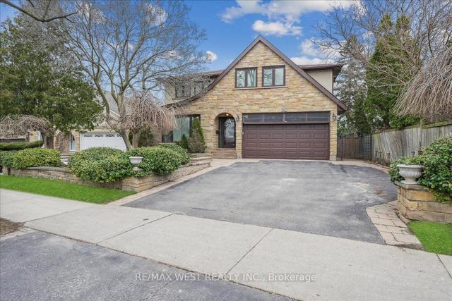 49 Avonwick Gate, House detached with 4 bedrooms, 4 bathrooms and 7 parking in Toronto ON | Image 1