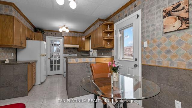 46 Colchester Ave, House detached with 3 bedrooms, 4 bathrooms and 4 parking in Brampton ON | Image 4