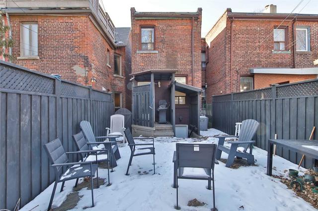 28 Mackenzie Cres, House semidetached with 2 bedrooms, 3 bathrooms and 0 parking in Toronto ON | Image 33