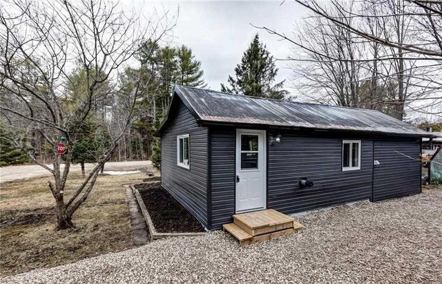 32 Cockburn St, House detached with 1 bedrooms, 1 bathrooms and 2 parking in Kawartha Lakes ON | Image 2