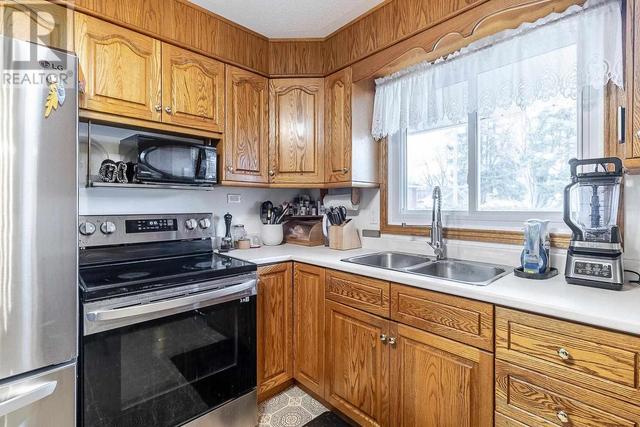 18 Elaine Ct, House detached with 3 bedrooms, 2 bathrooms and null parking in Sault Ste. Marie ON | Image 25