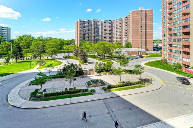 1504 - 627 The West Mall Rd, Condo with 3 bedrooms, 2 bathrooms and 1 parking in Toronto ON | Image 19