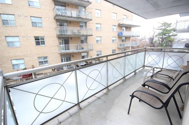 206 - 2500 Rutherford Rd, Condo with 2 bedrooms, 2 bathrooms and 1 parking in Vaughan ON | Image 13
